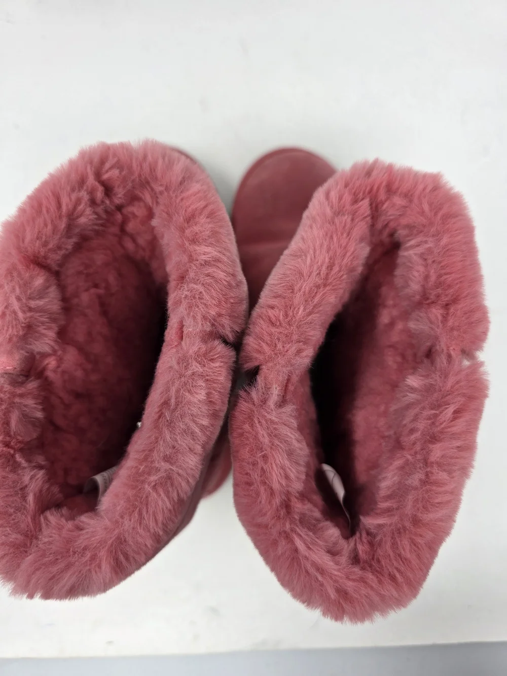 Koolaburra by UGG Pink Victoria Short Faux Fur Suede Winter Boots Size 4 Youth